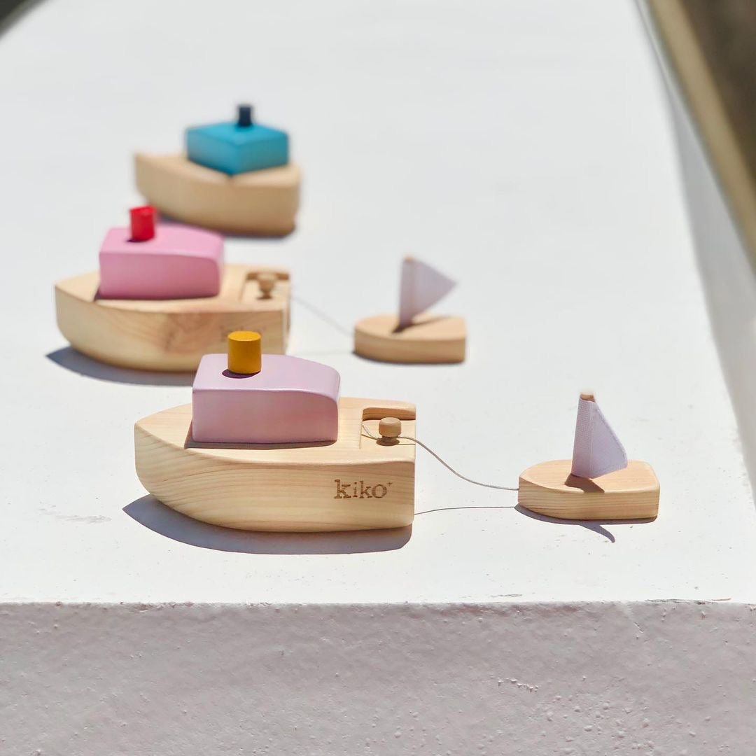 Ofune Wind Up Boat, Lavender